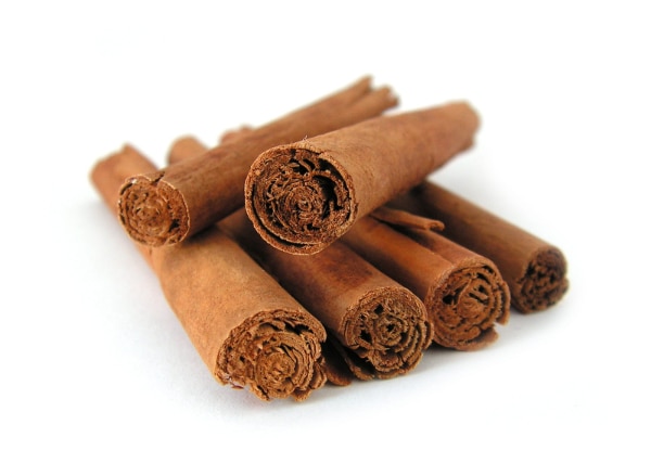 Canela para eliminar plagas de Lepisma saccharina