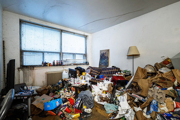 Casa llena de basura